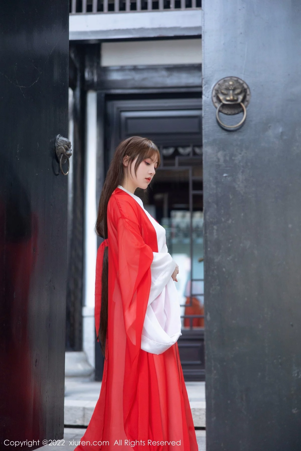 [[XiuRen秀人网]秀人网]No.5414_模特豆瓣酱性感红色唐韵古装服饰半脱露傲人豪乳惹火诱惑写真80P