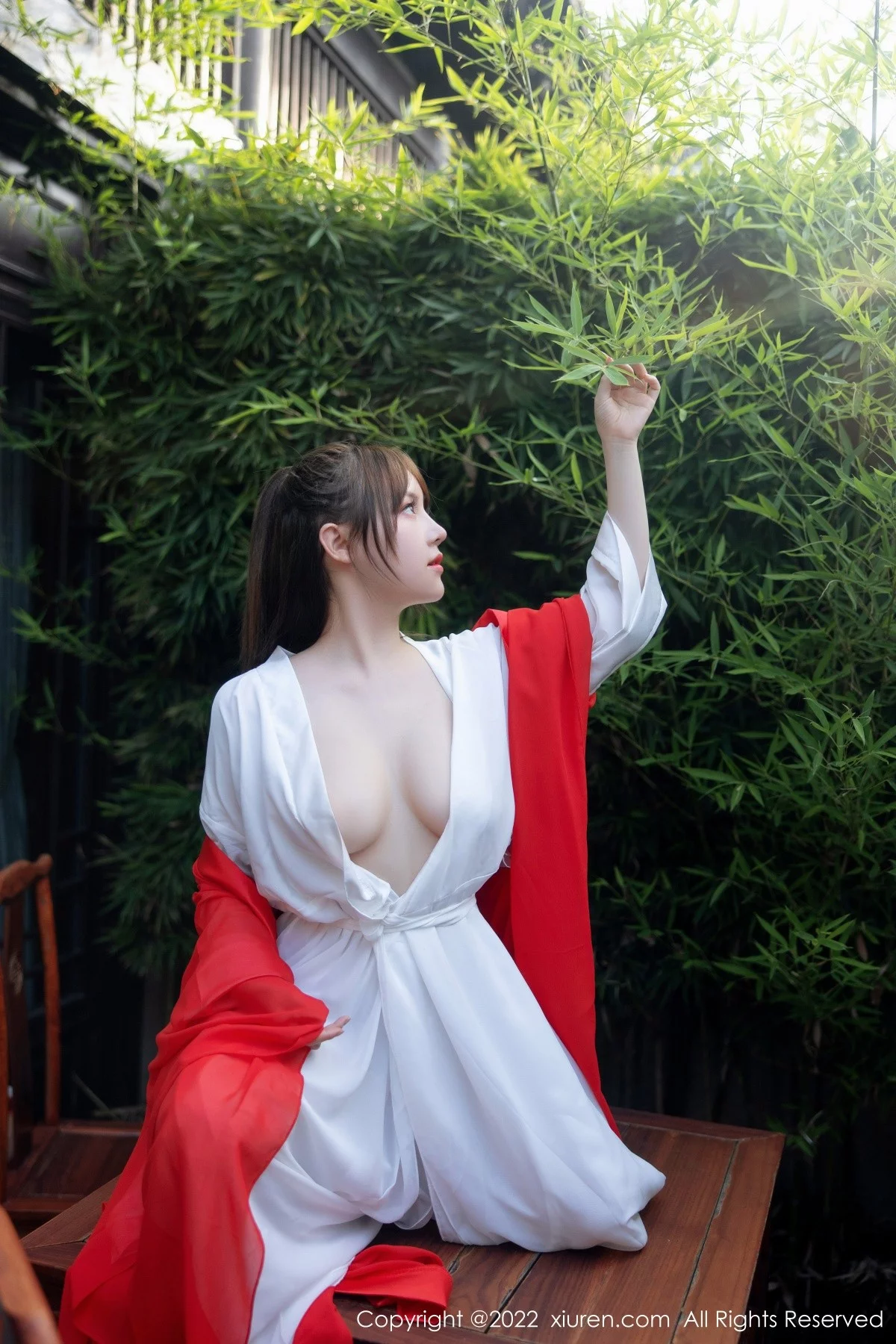 [[XiuRen秀人网]秀人网]No.5414_模特豆瓣酱性感红色唐韵古装服饰半脱露傲人豪乳惹火诱惑写真80P