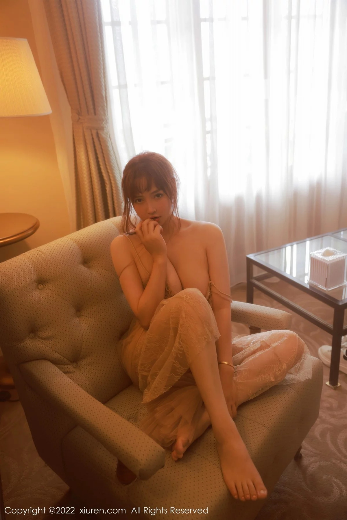 [[XiuRen秀人网]秀人网]No.5421_模特养乐多DoDo私房性感浅色睡裙透视秀火辣身材极致诱惑写真52P