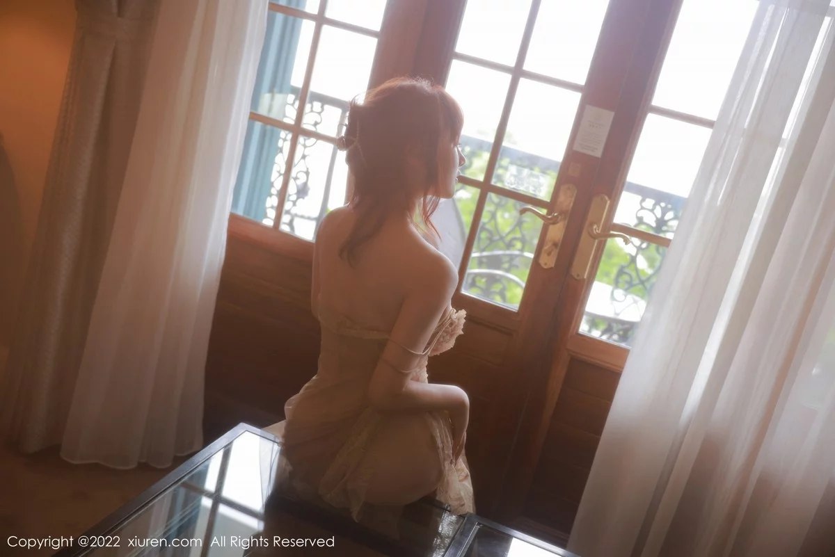 [[XiuRen秀人网]秀人网]No.5421_模特养乐多DoDo私房性感浅色睡裙透视秀火辣身材极致诱惑写真52P