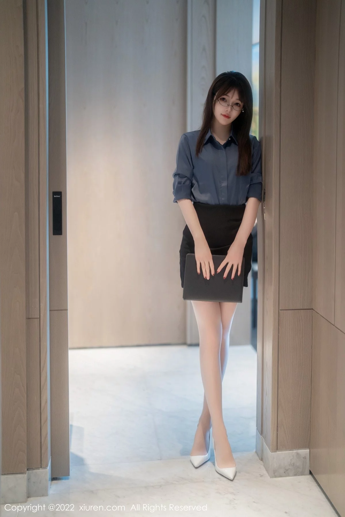 [[XiuRen秀人网]秀人网]No.5419_模特婠婠么文员角色扮演半脱露蕾丝内衣超薄无内肉丝诱惑写真75P