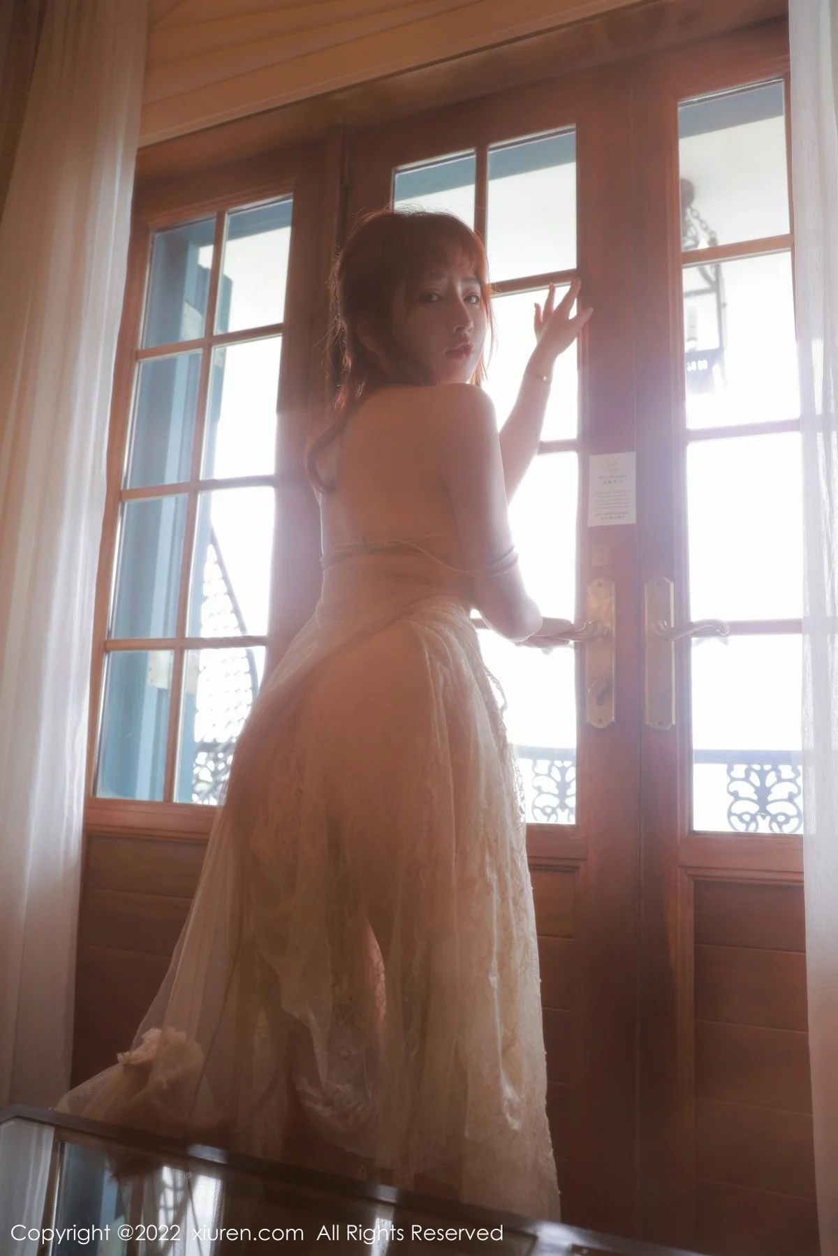 [[XiuRen秀人网]秀人网]No.5421_模特养乐多DoDo私房性感浅色睡裙透视秀火辣身材极致诱惑写真52P