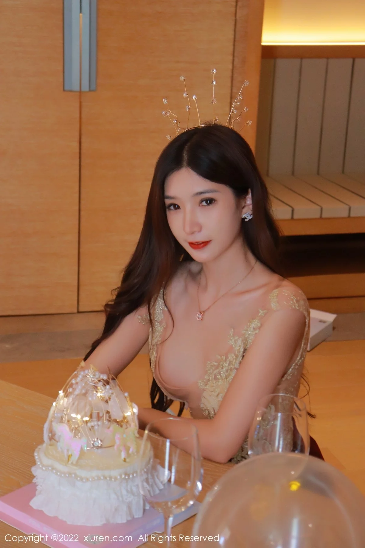 [[XiuRen秀人网]秀人网]No.5427_模特hebe韩心雨香格里拉旅拍脱连衣裙露丁字裤秀翘臀诱惑写真52P