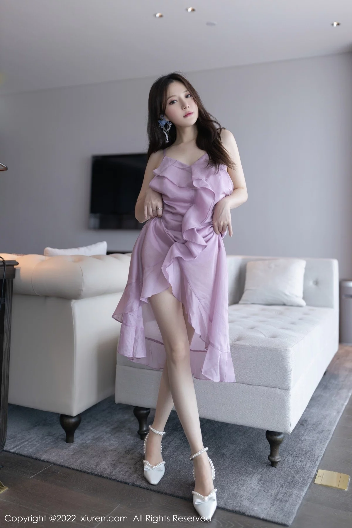 [[XiuRen秀人网]秀人网]No.5432_模特鱼子酱Fish私房紫色吊带裙配超薄黑丝半脱露豪乳诱惑写真73P