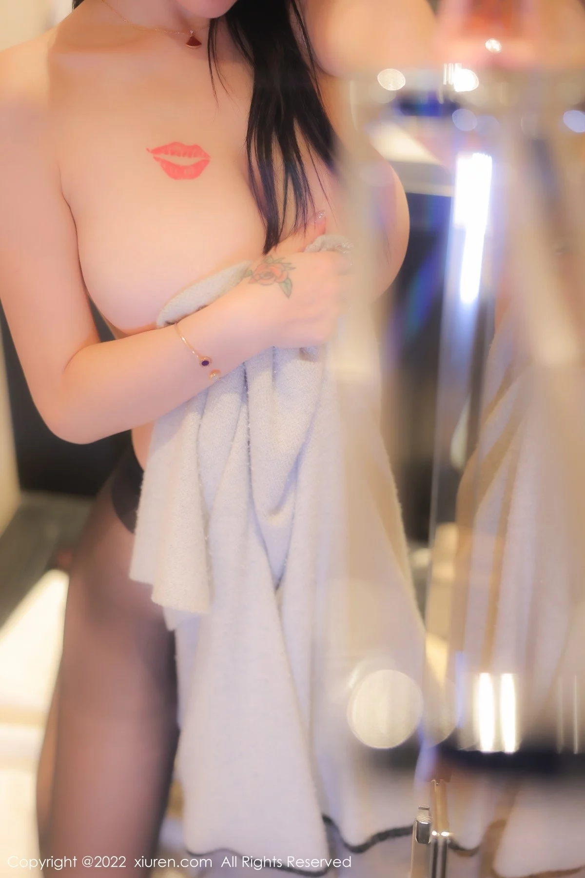 [[XiuRen秀人网]秀人网]No.5426_模特美七Mia西双版纳旅拍脱淡红色连衣裙秀丰满身材诱惑写真114P