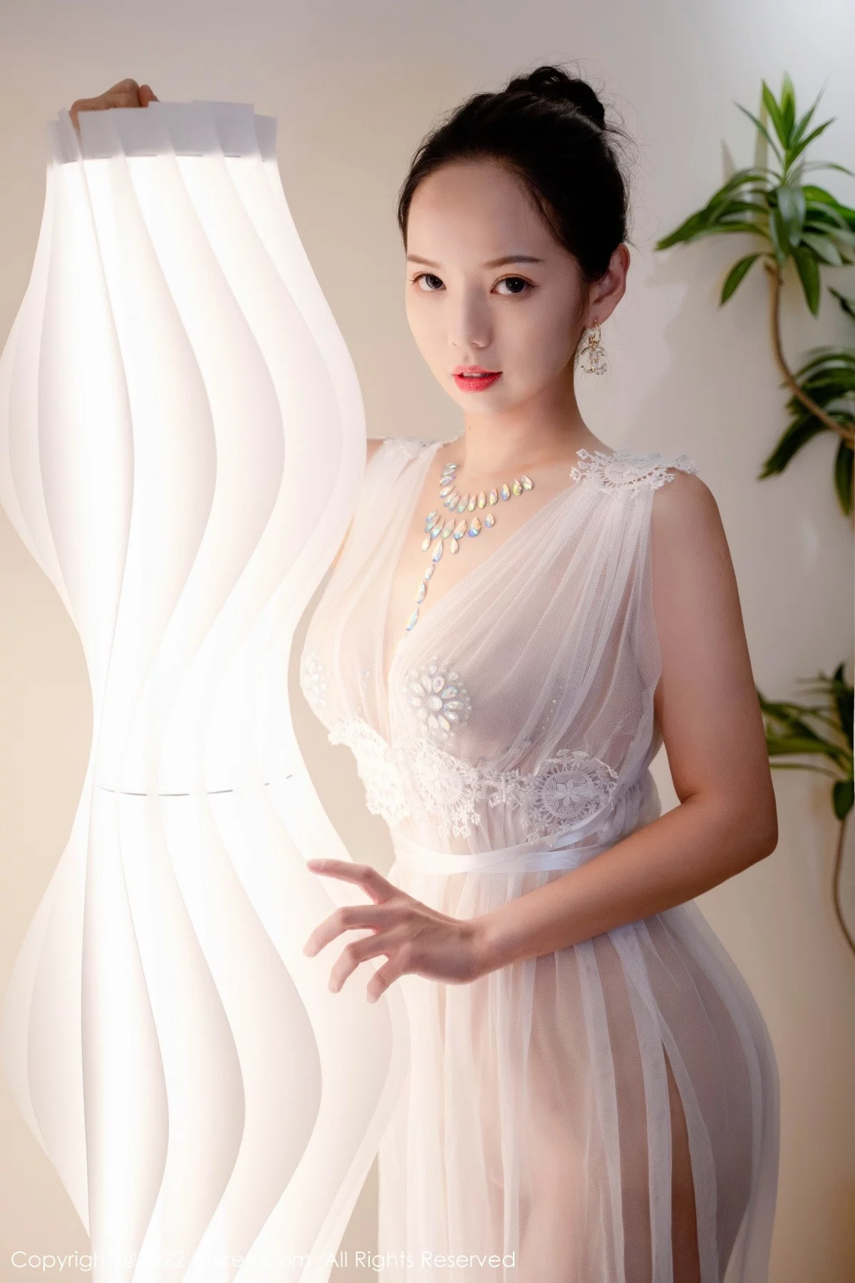 [[XiuRen秀人网]秀人网]No.5434_模特大美妞儿私房透视薄纱露情趣镶钻服饰秀火辣身材诱惑写真62P