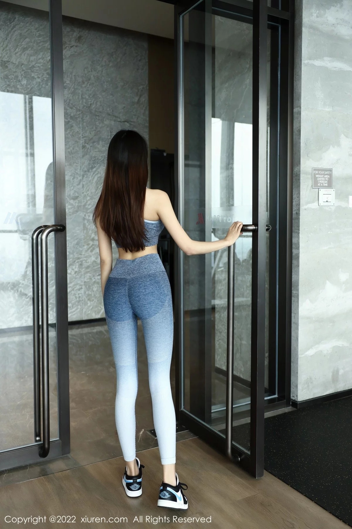 [[XiuRen秀人网]秀人网]No.5435_模特司妃SL健身室场景性感蓝色紧身运动服秀完美身材诱惑写真57P