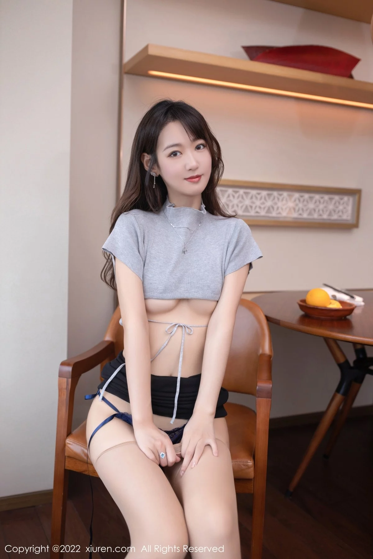 [[XiuRen秀人网]秀人网]No.5439_模特唐安琪灰色收身上衣配黑短裙半脱露蕾丝内衣迷人诱惑写真80P