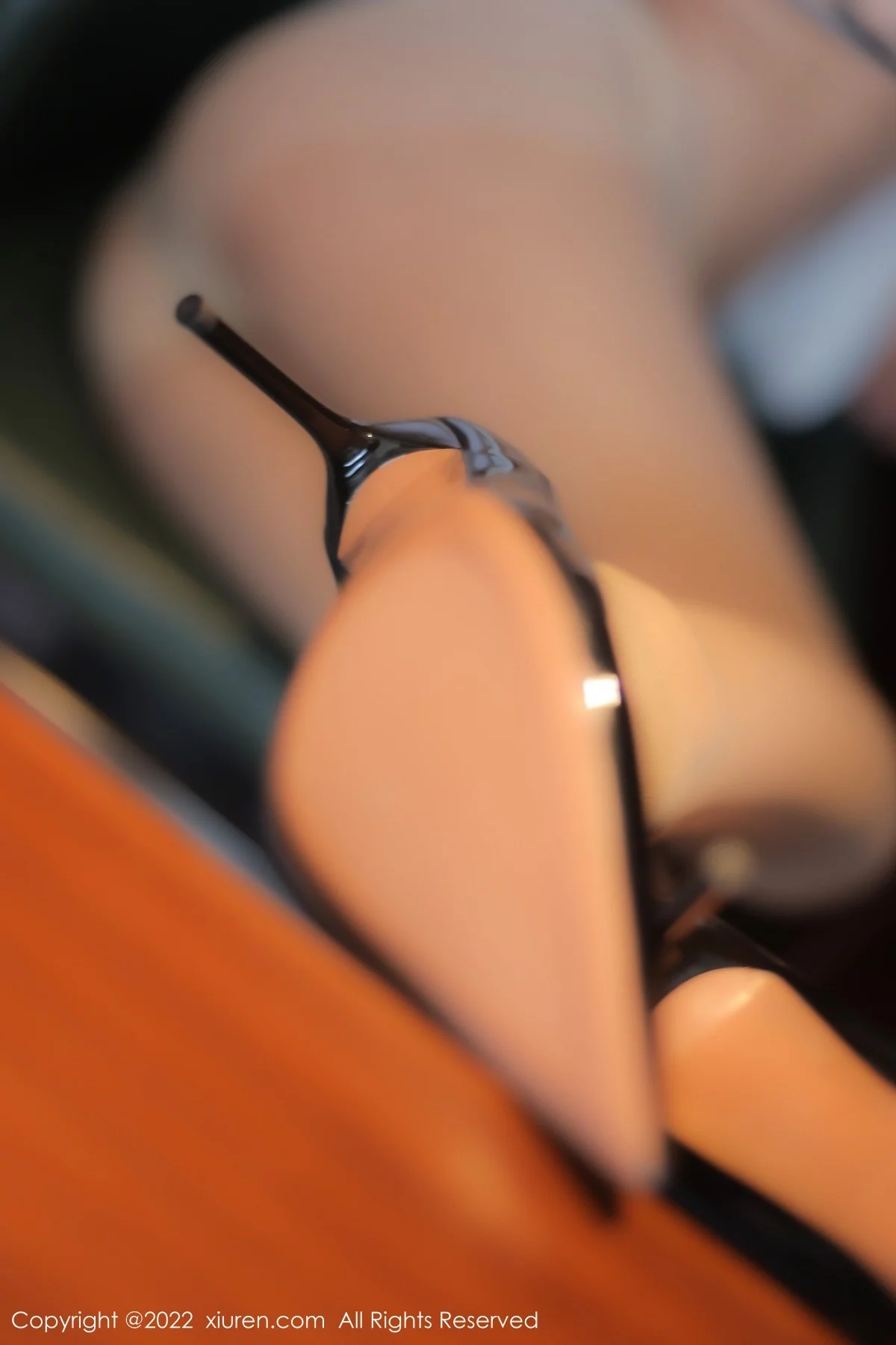 [[XiuRen秀人网]秀人网]No.5437_模特宋愉愉制服诱惑主题性感白T配黑短裙露黑色内衣诱惑写真105P