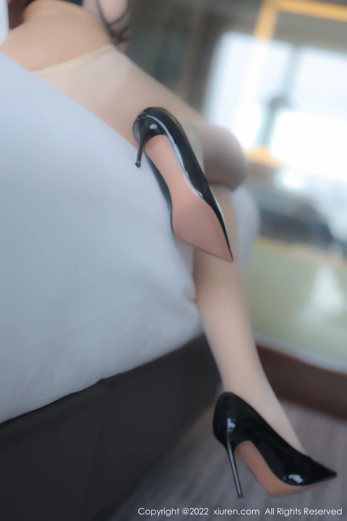 [[XiuRen秀人网]秀人网]No.5437_模特宋愉愉制服诱惑主题性感白T配黑短裙露黑色内衣诱惑写真105P