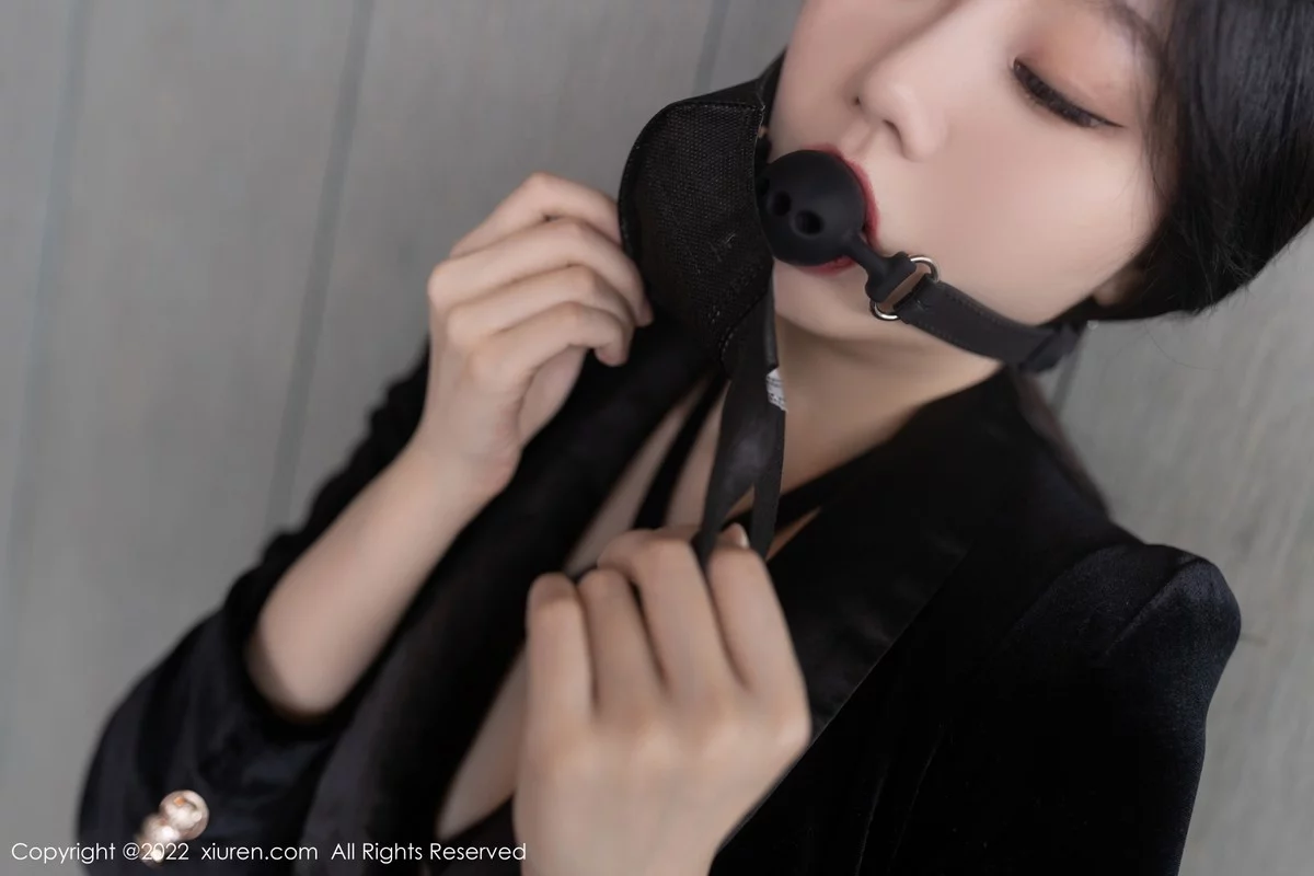 [[XiuRen秀人网]秀人网]No.5442_模特安然anran广州-云南旅拍黑色情趣内衣配超薄黑丝诱惑写真83P