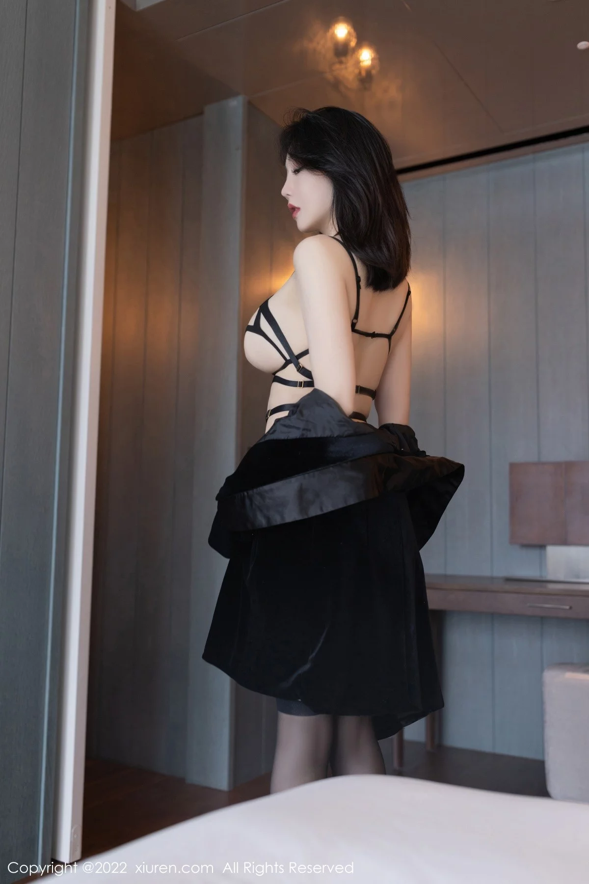 [[XiuRen秀人网]秀人网]No.5442_模特安然anran广州-云南旅拍黑色情趣内衣配超薄黑丝诱惑写真83P