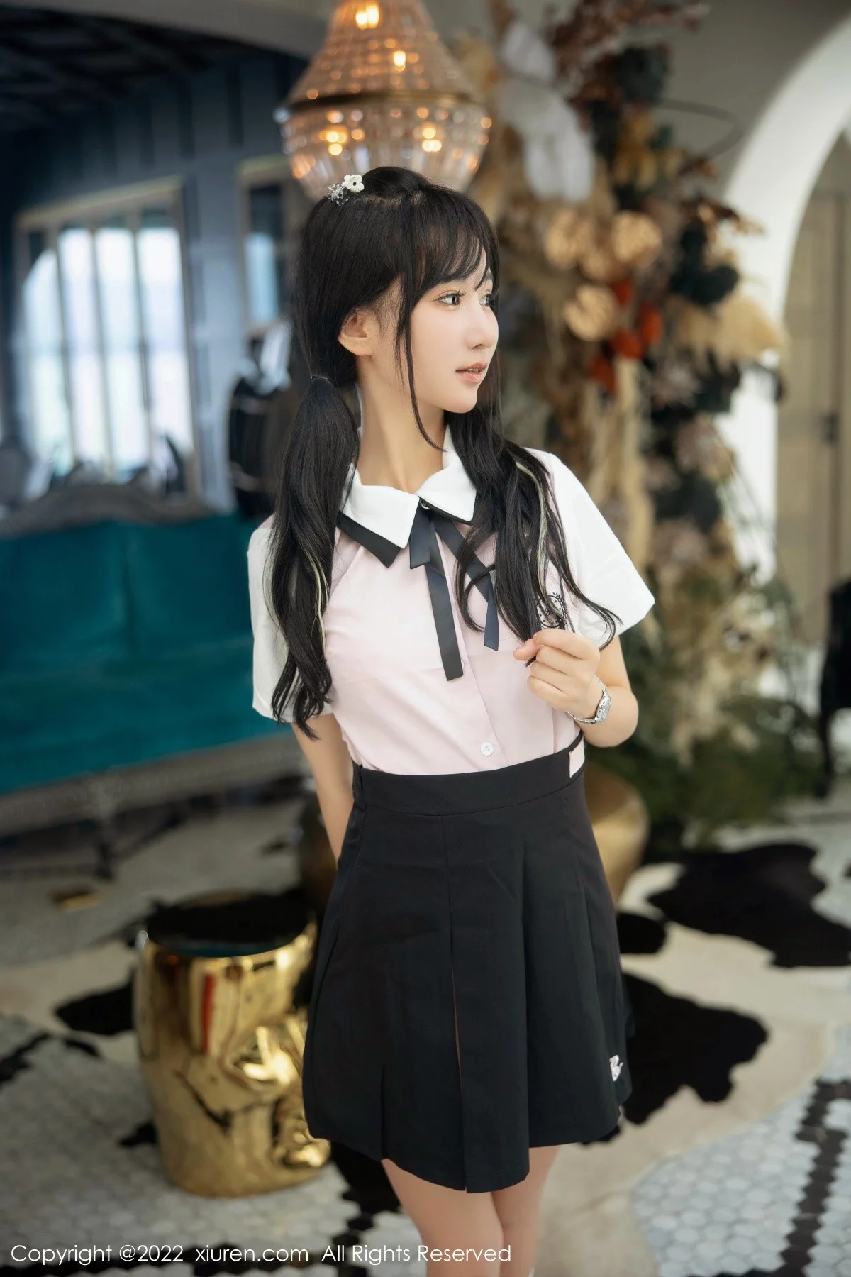 [[XiuRen秀人网]秀人网]No.5443_女神小果冻儿大理旅拍性感白T配黑短裙露粉色内衣迷人诱惑写真99P