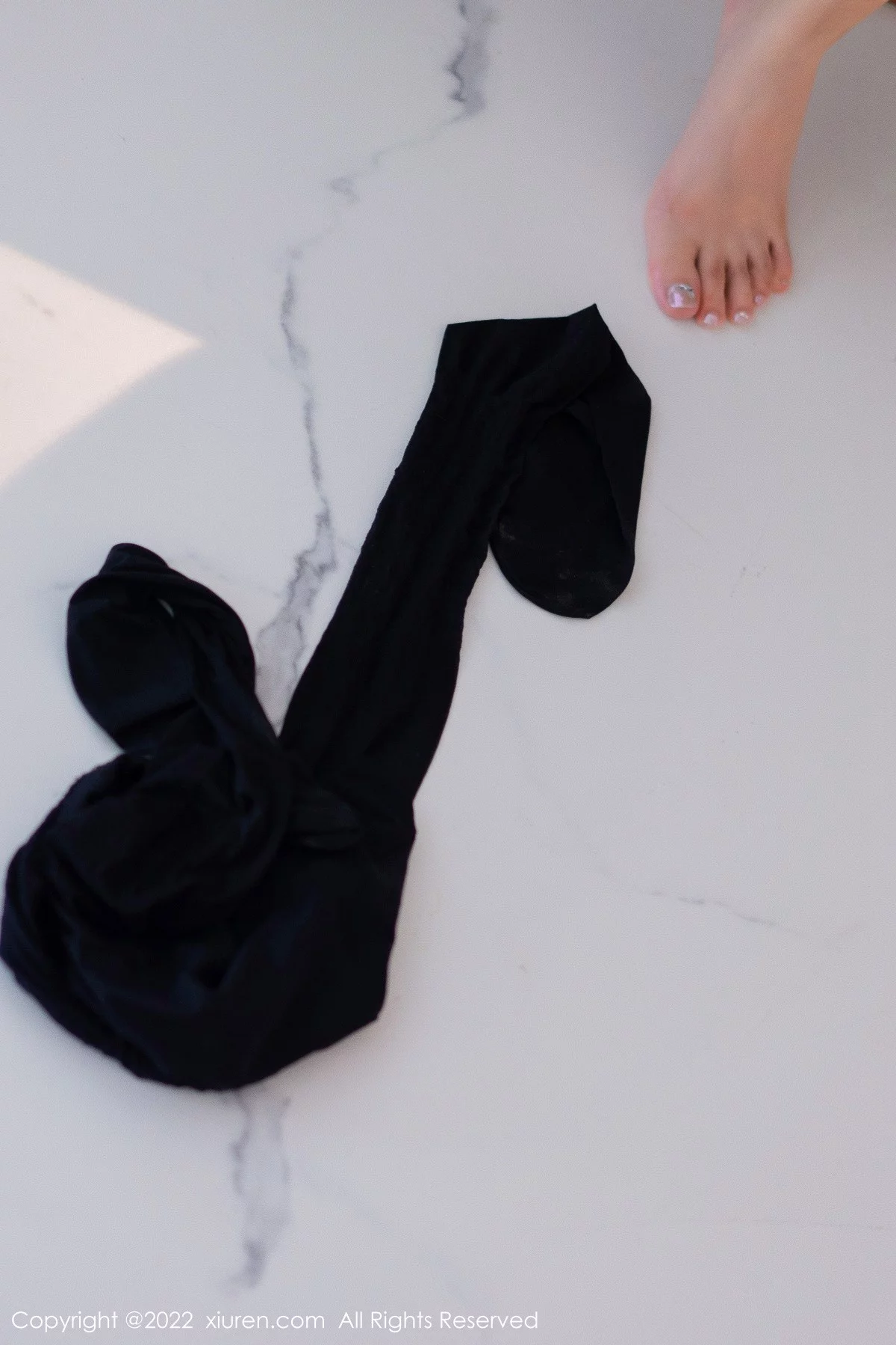 [[XiuRen秀人网]秀人网]No.5449_模特laura阿姣私房浴室黑色吊带连衣短裙配超薄黑丝诱惑写真60P