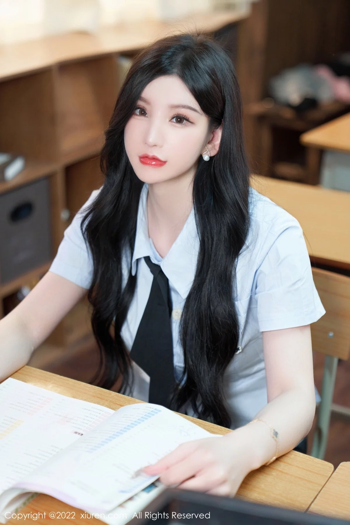 [[XiuRen秀人网]秀人网]No.5452_女神周于希Sally学妹装扮半脱露黑色蕾丝边内衣撩人诱惑写真76P