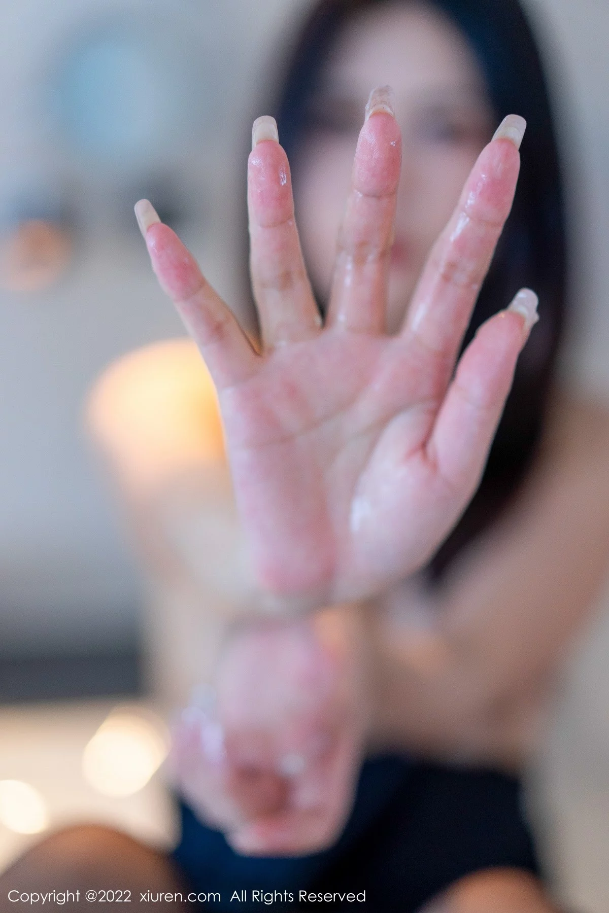 [[XiuRen秀人网]秀人网]No.5449_模特laura阿姣私房浴室黑色吊带连衣短裙配超薄黑丝诱惑写真60P