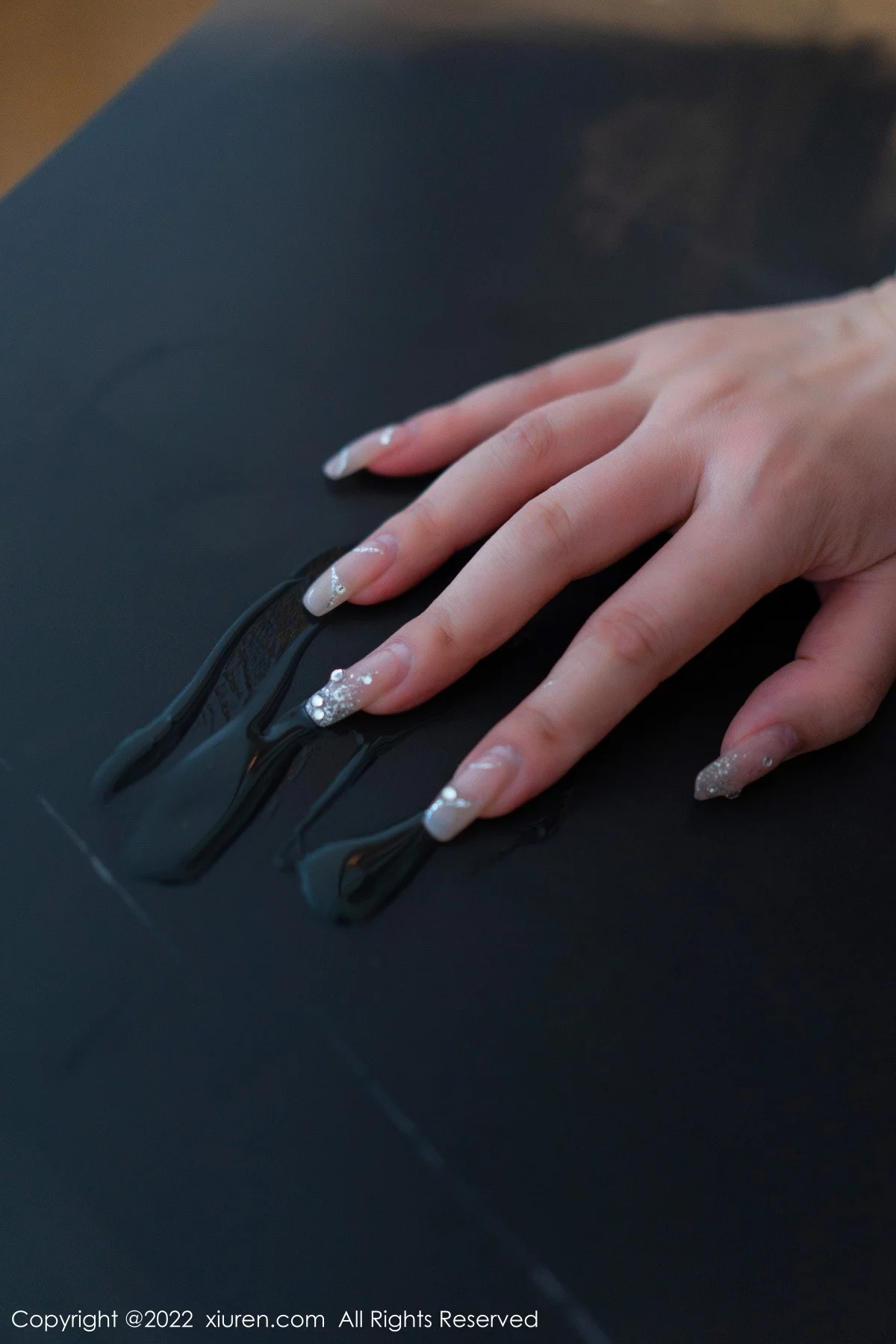 [[XiuRen秀人网]秀人网]No.5449_模特laura阿姣私房浴室黑色吊带连衣短裙配超薄黑丝诱惑写真60P