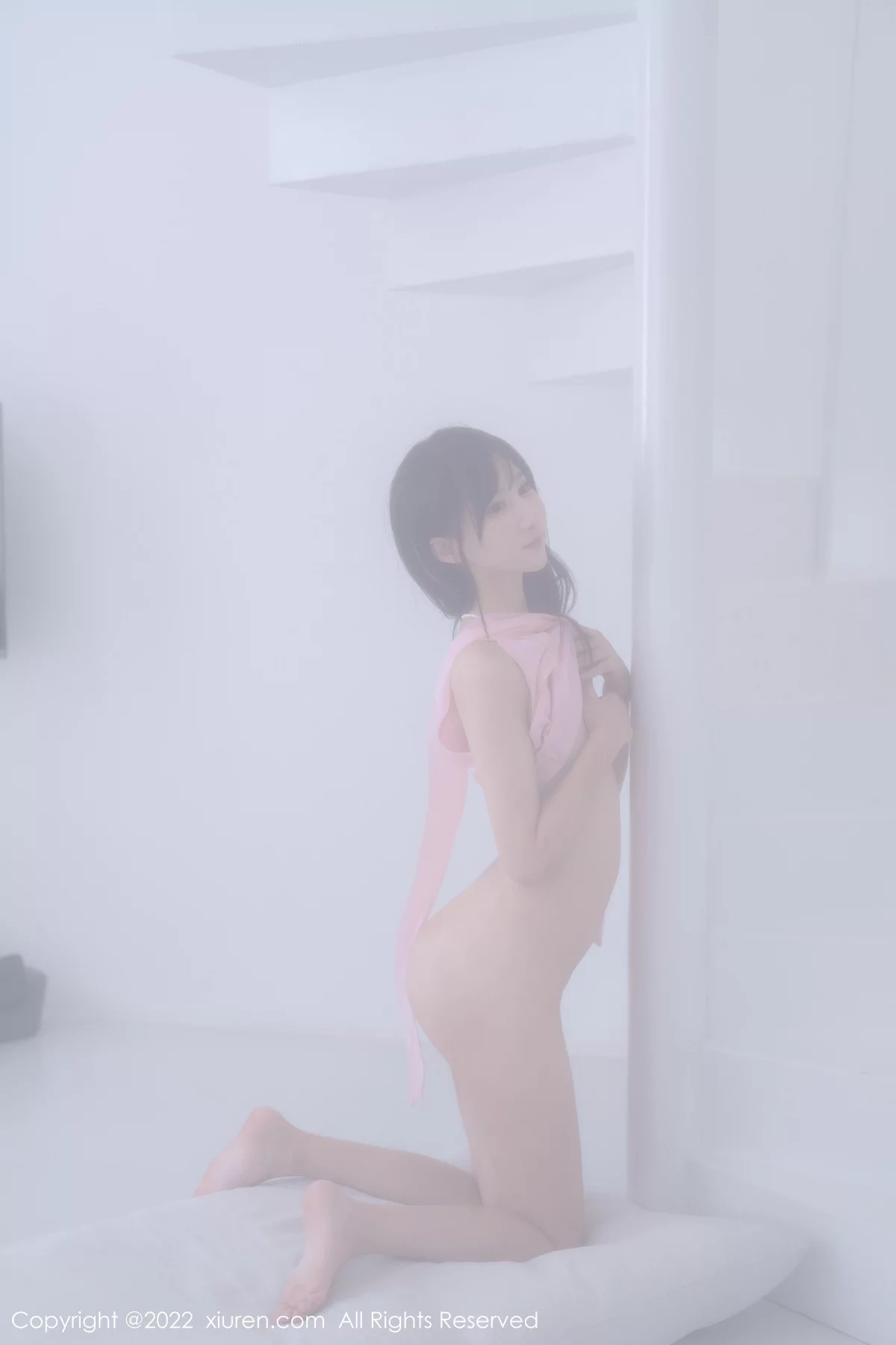 [[XiuRen秀人网]秀人网]No.5318_女神小果冻儿大理旅拍性感粉色上衣配白色短裙秀美腿诱惑写真76P