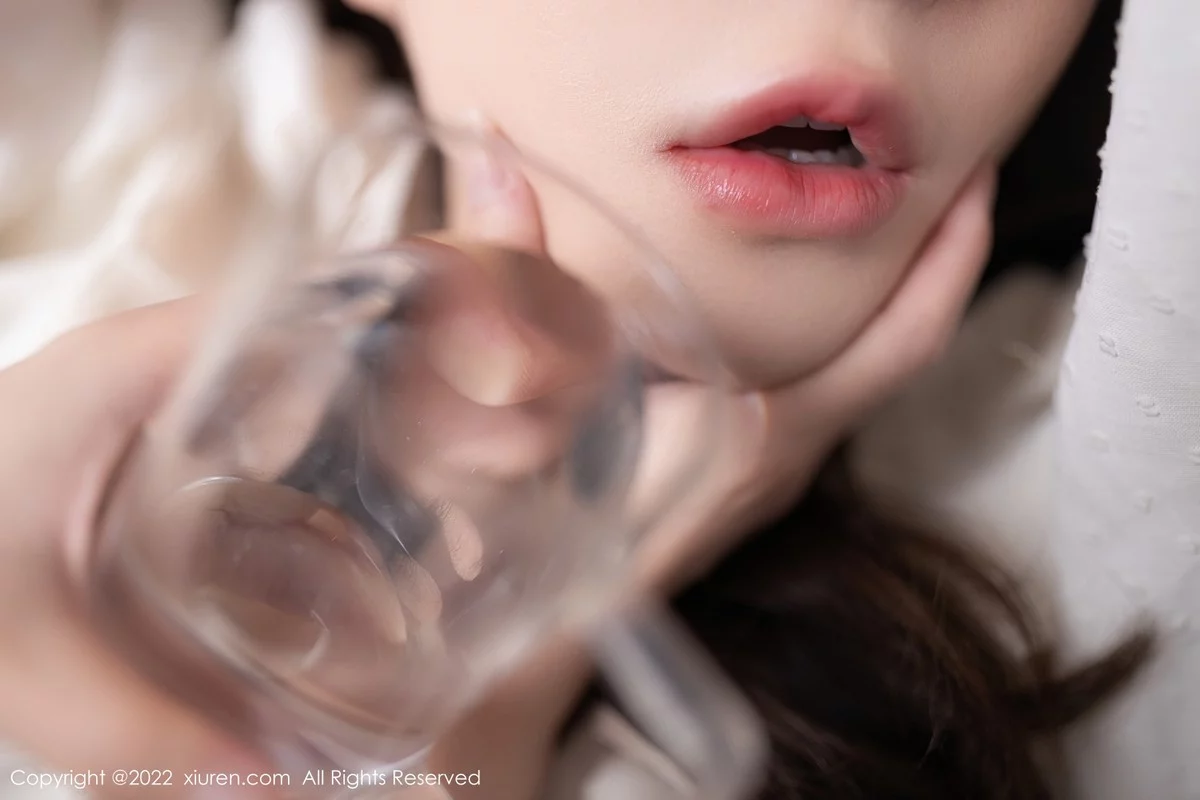 [[XiuRen秀人网]秀人网]No.5322_模特鱼子酱Fish云南旅拍性感白色蕾丝内衣秀曼妙身姿诱惑写真78P