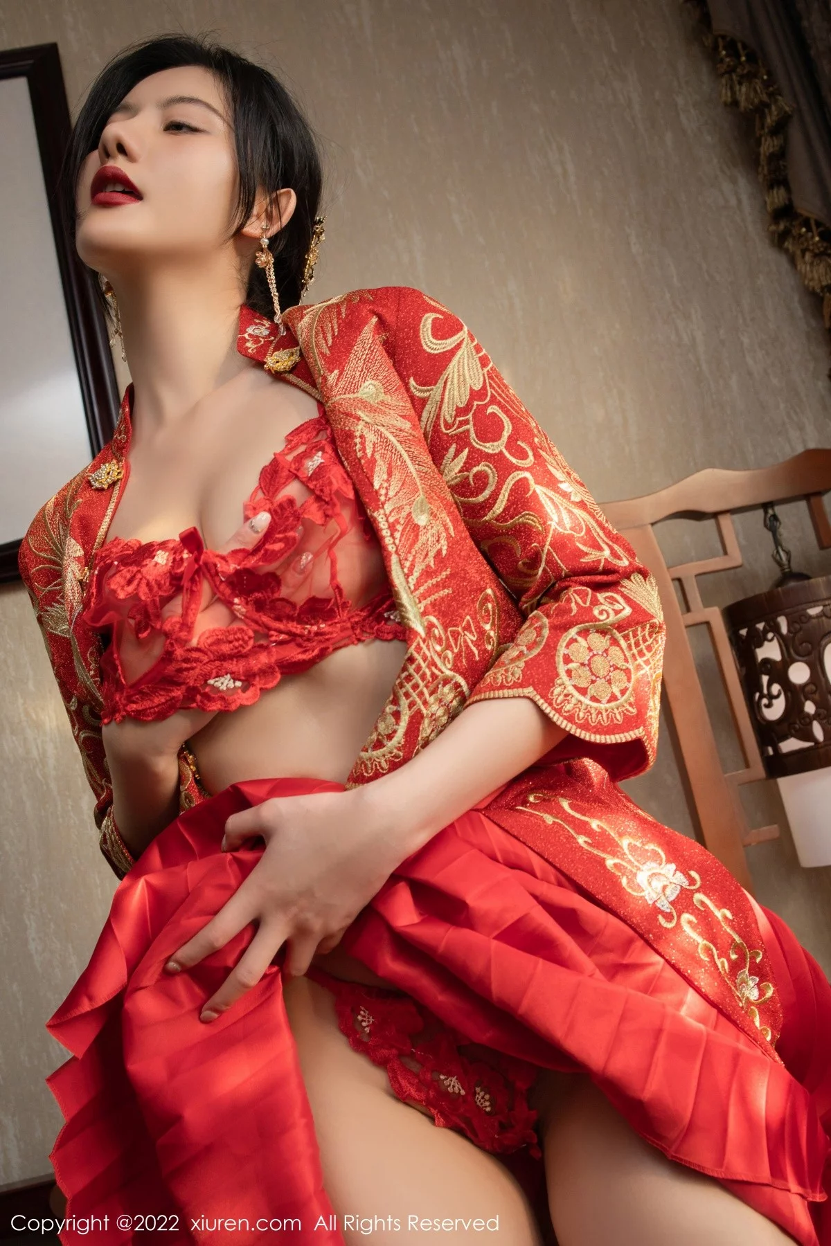 [[XiuRen秀人网]秀人网]No.5319_模特就是阿朱啊云南旅拍性感红色喜服露轻透情趣内衣诱惑写真70P