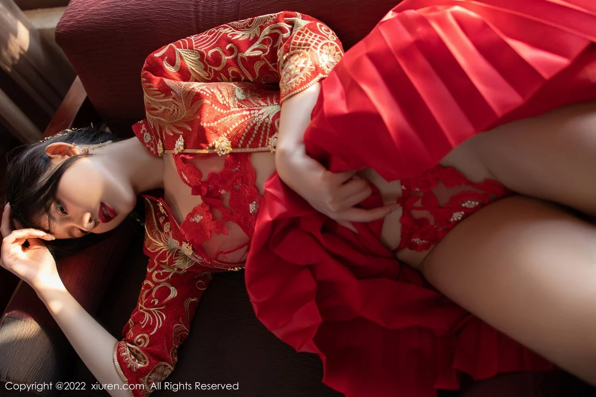 [[XiuRen秀人网]秀人网]No.5319_模特就是阿朱啊云南旅拍性感红色喜服露轻透情趣内衣诱惑写真70P