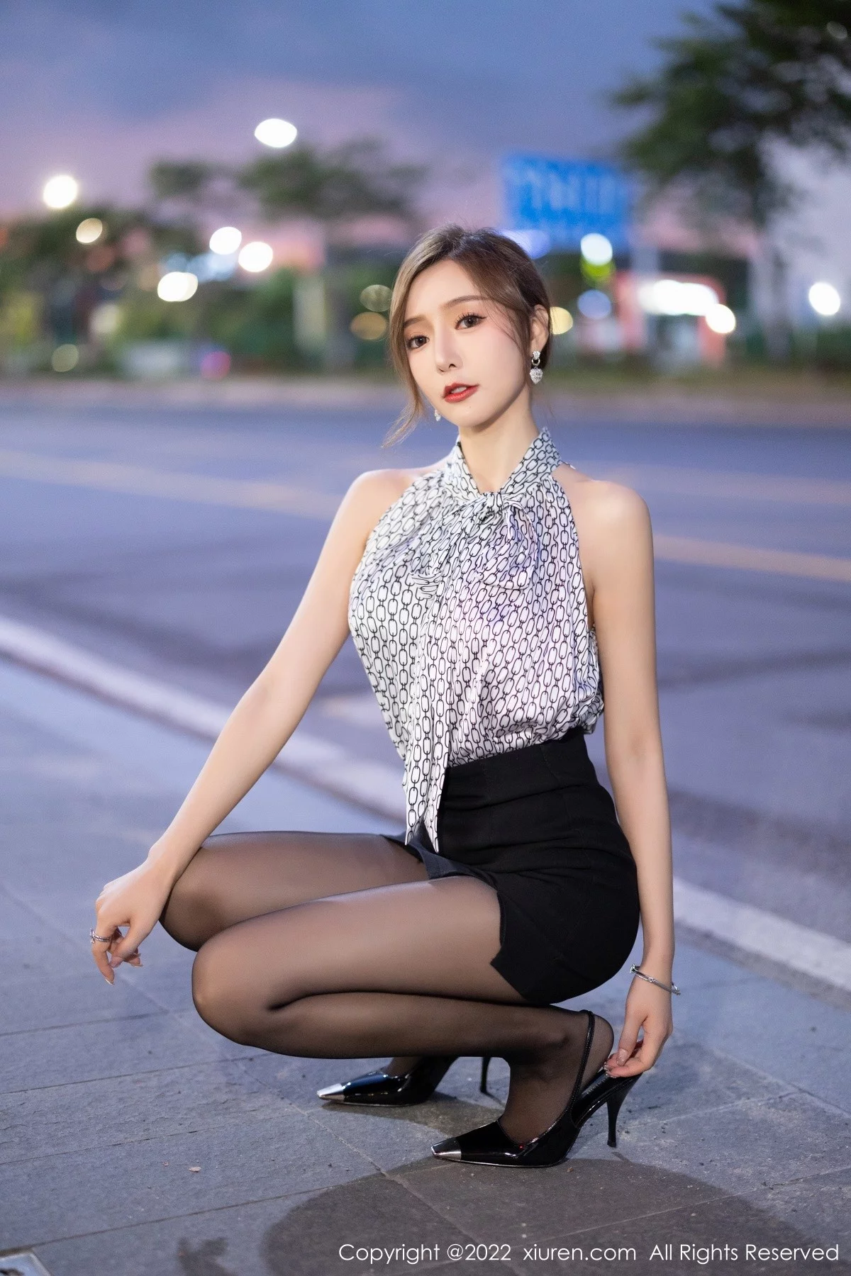 [[XiuRen秀人网]秀人网]No.5325_女神王馨瑶yanni私房超薄无内黑丝系列秀完美身材撩人诱惑写真78P