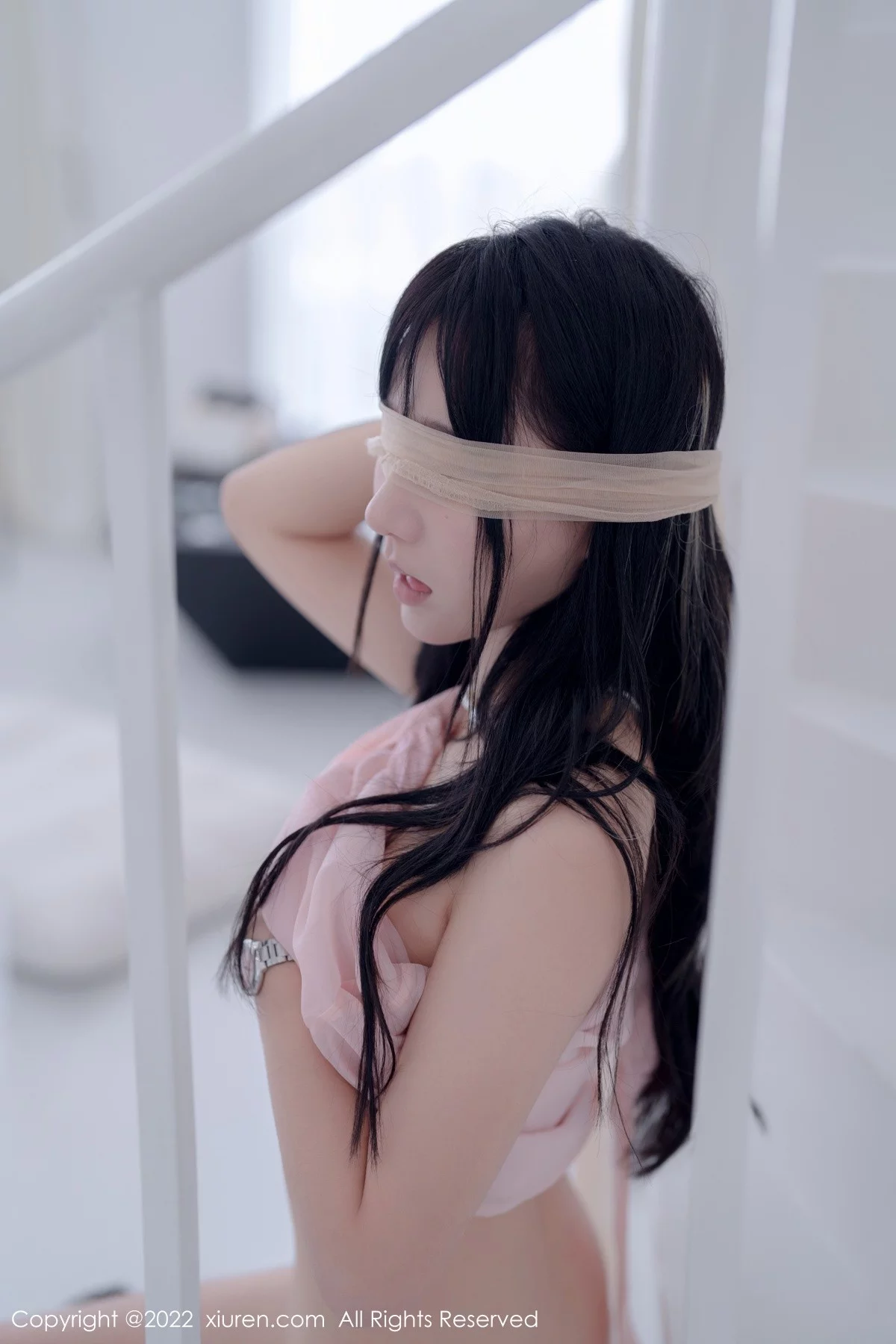 [[XiuRen秀人网]秀人网]No.5318_女神小果冻儿大理旅拍性感粉色上衣配白色短裙秀美腿诱惑写真76P