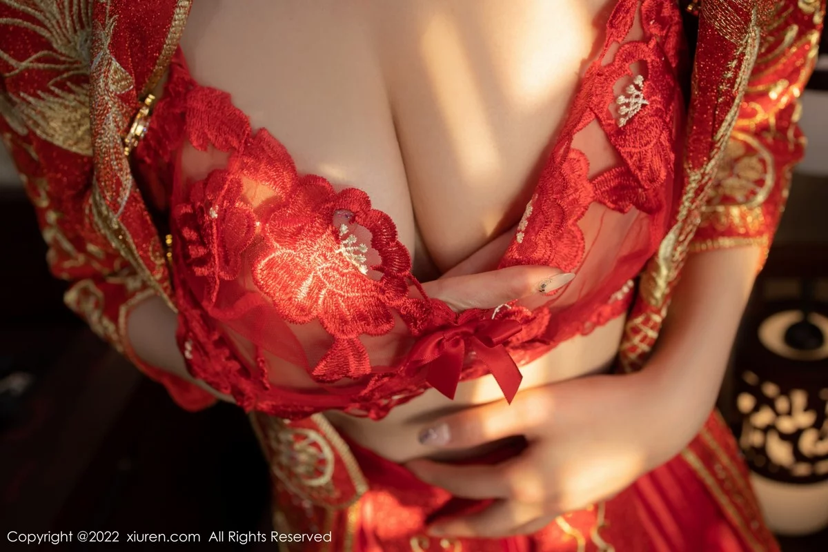 [[XiuRen秀人网]秀人网]No.5319_模特就是阿朱啊云南旅拍性感红色喜服露轻透情趣内衣诱惑写真70P
