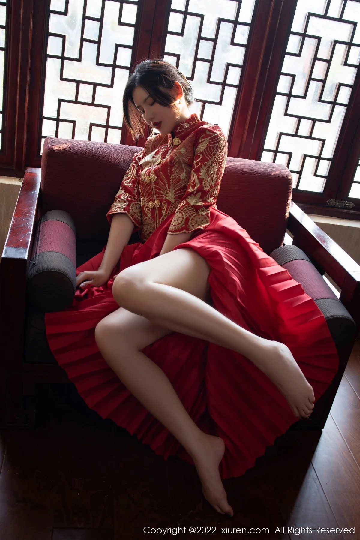 [[XiuRen秀人网]秀人网]No.5319_模特就是阿朱啊云南旅拍性感红色喜服露轻透情趣内衣诱惑写真70P