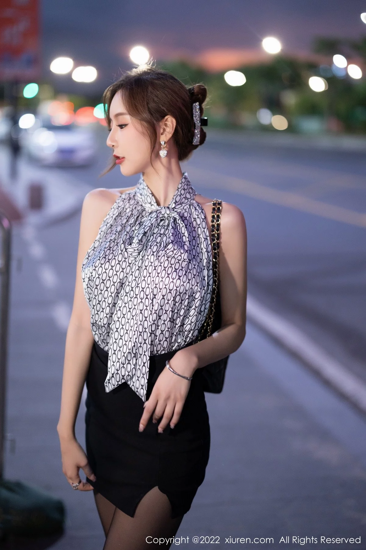 [[XiuRen秀人网]秀人网]No.5325_女神王馨瑶yanni私房超薄无内黑丝系列秀完美身材撩人诱惑写真78P