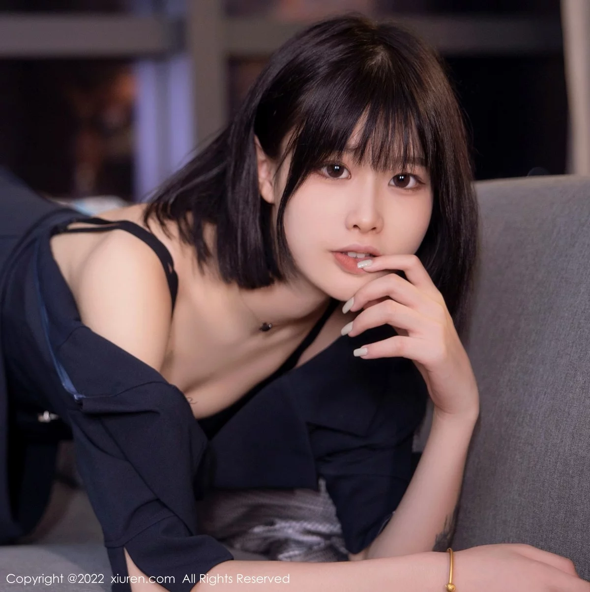 [[XiuRen秀人网]秀人网]No.5329_模特77qiqi私房半脱露性感蓝色蕾丝内衣配超薄肉丝完美诱惑写真98P