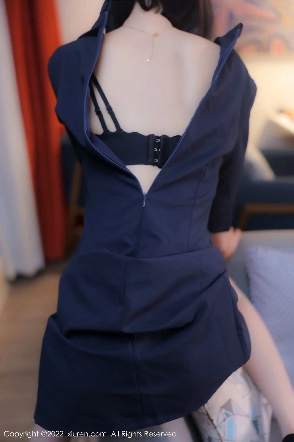 [[XiuRen秀人网]秀人网]No.5329_模特77qiqi私房半脱露性感蓝色蕾丝内衣配超薄肉丝完美诱惑写真98P