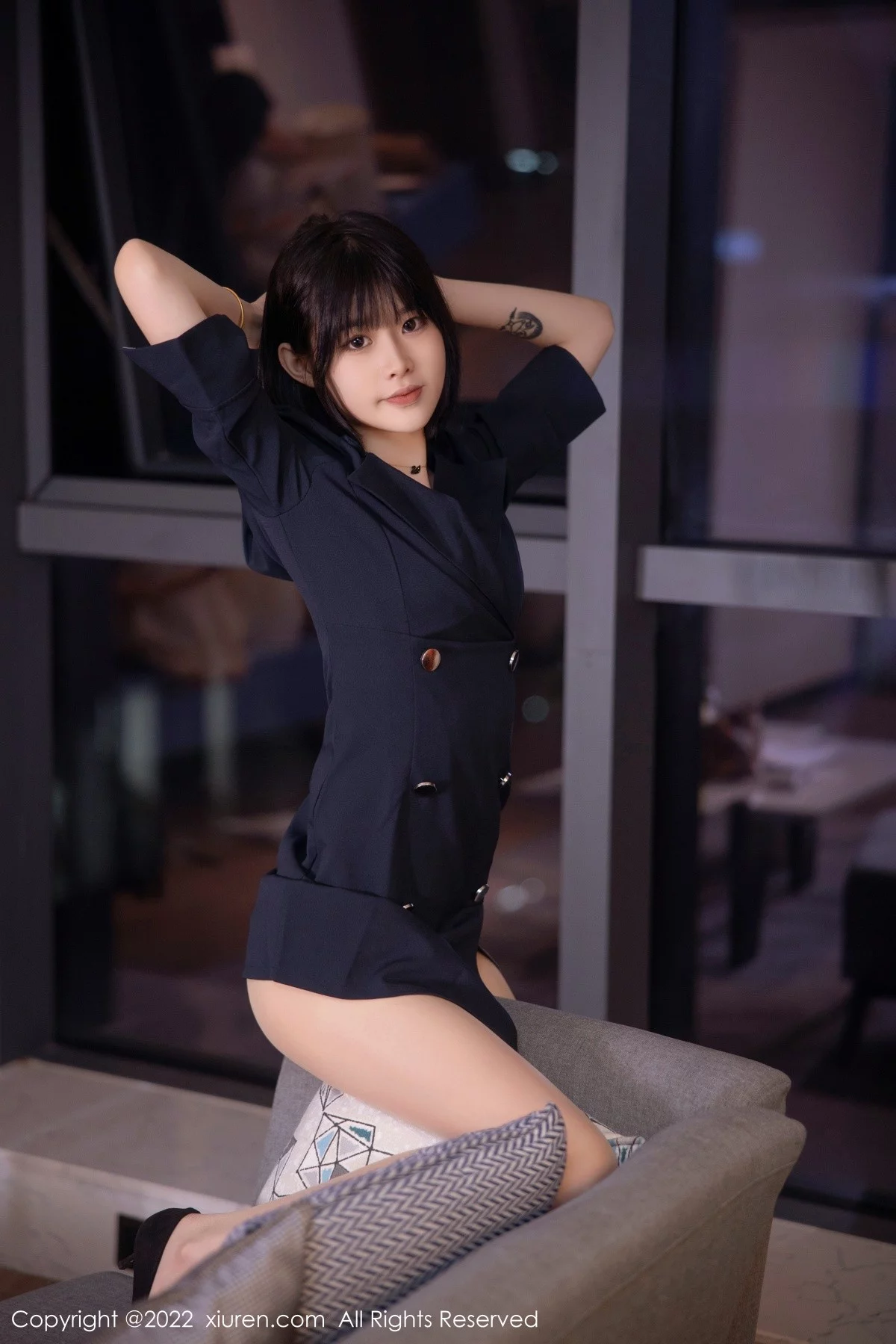 [[XiuRen秀人网]秀人网]No.5329_模特77qiqi私房半脱露性感蓝色蕾丝内衣配超薄肉丝完美诱惑写真98P