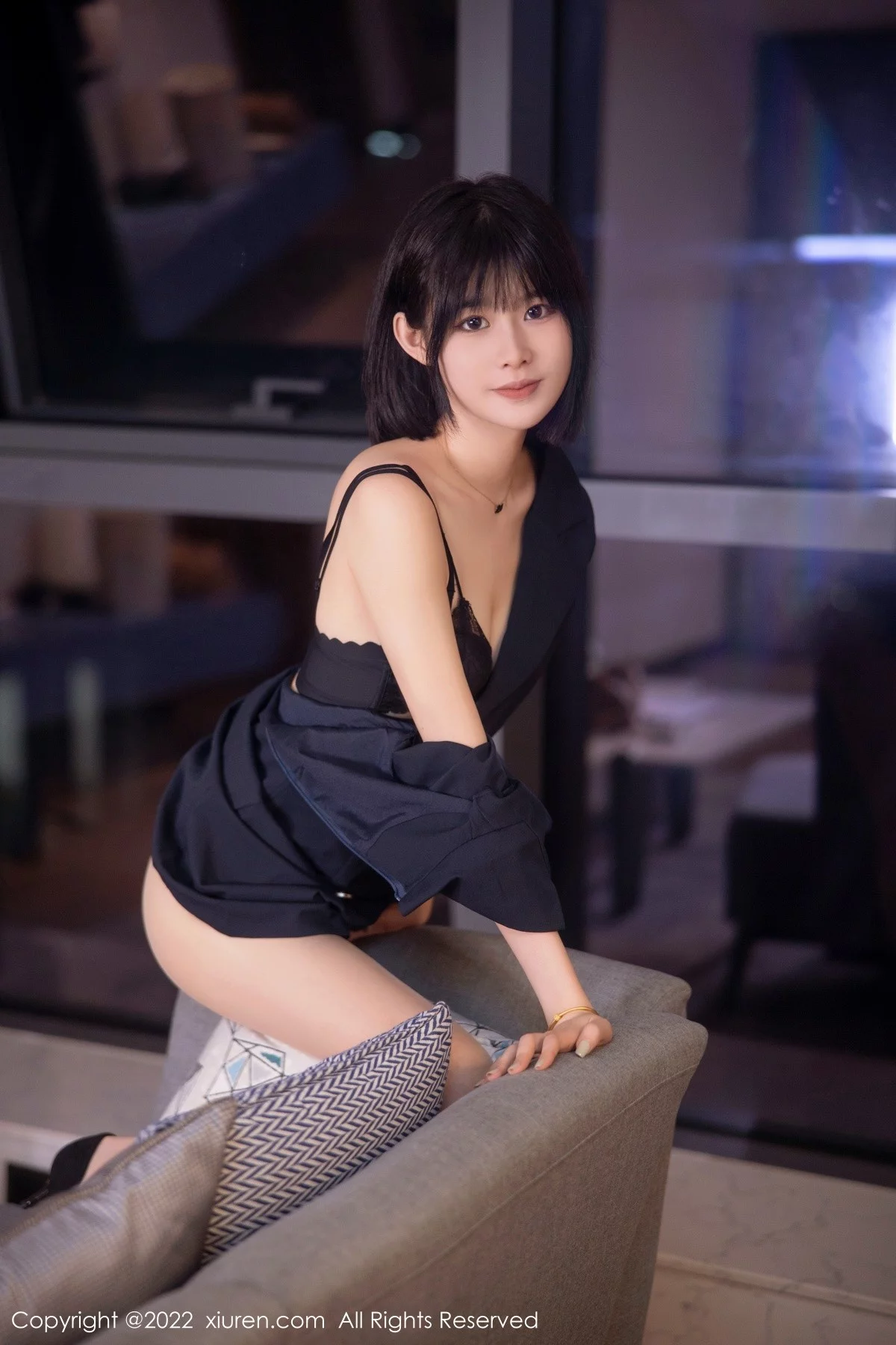 [[XiuRen秀人网]秀人网]No.5329_模特77qiqi私房半脱露性感蓝色蕾丝内衣配超薄肉丝完美诱惑写真98P