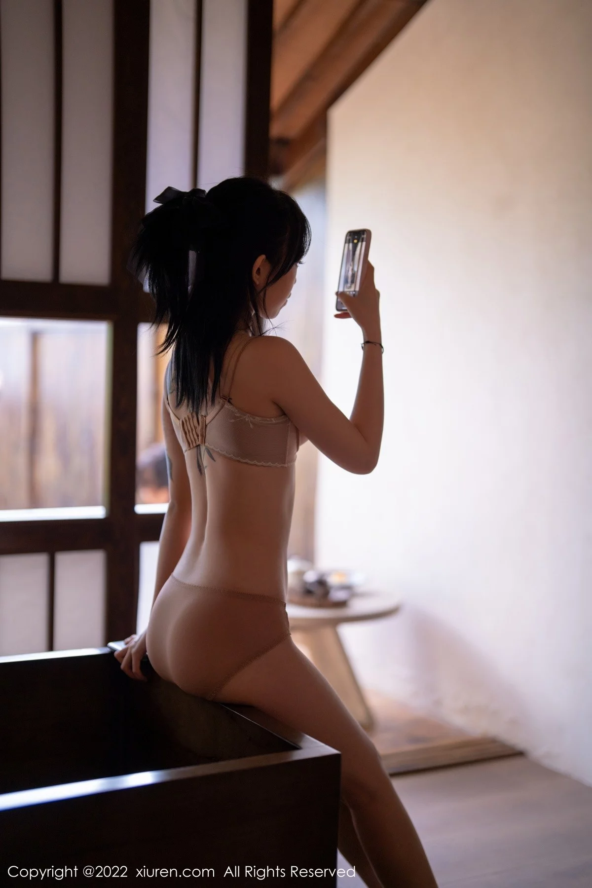 [[XiuRen秀人网]秀人网]No.5327_模特奶瓶大理旅拍脱连衣裙露性感蕾丝内衣秀苗条身材诱惑写真53P