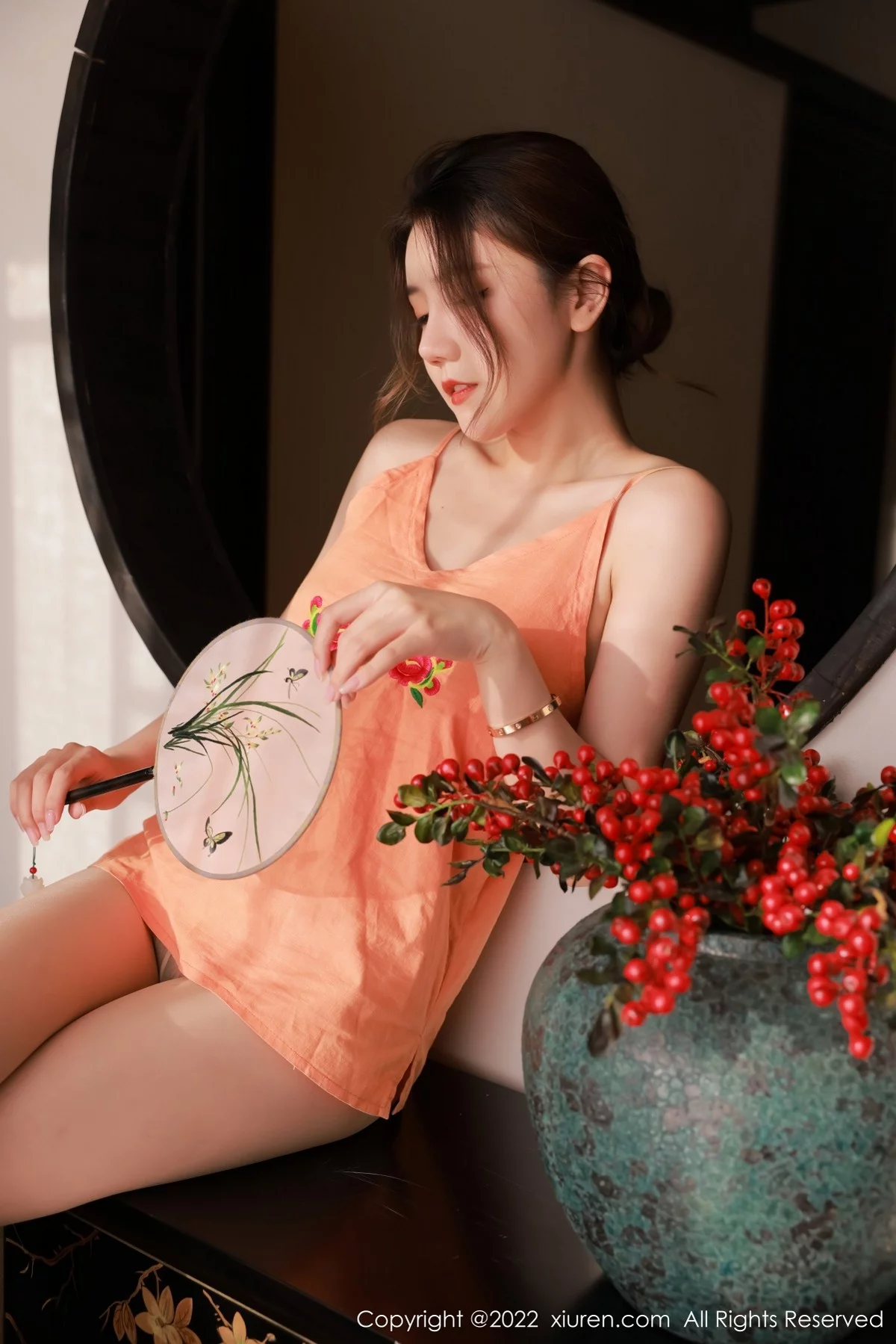 [[XiuRen秀人网]秀人网]No.5334_模特Sugar糖酒酒澳门旅拍性感橙色吊带配无内肉丝惹火诱惑写真55P