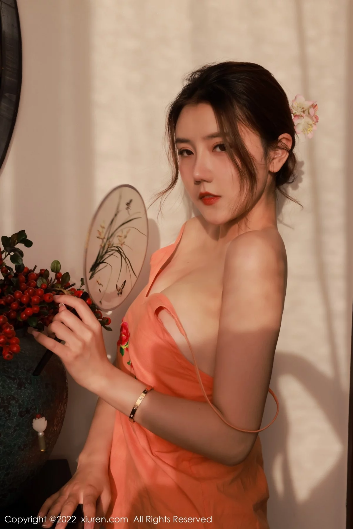 [[XiuRen秀人网]秀人网]No.5334_模特Sugar糖酒酒澳门旅拍性感橙色吊带配无内肉丝惹火诱惑写真55P