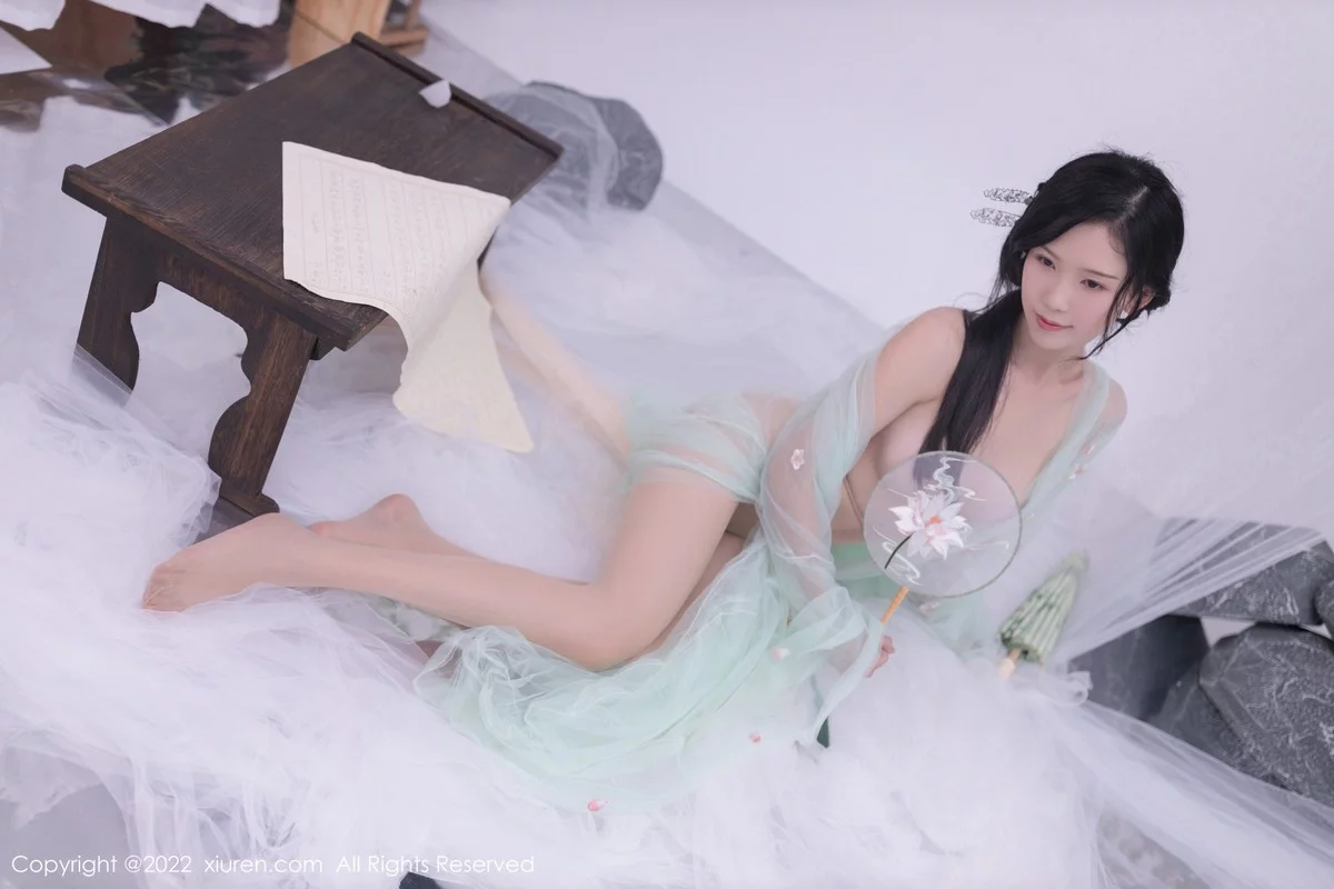 [[XiuRen秀人网]秀人网]No.5345_模特利世私房性感淡绿色轻透古装服饰透视秀火辣身材诱惑写真72P