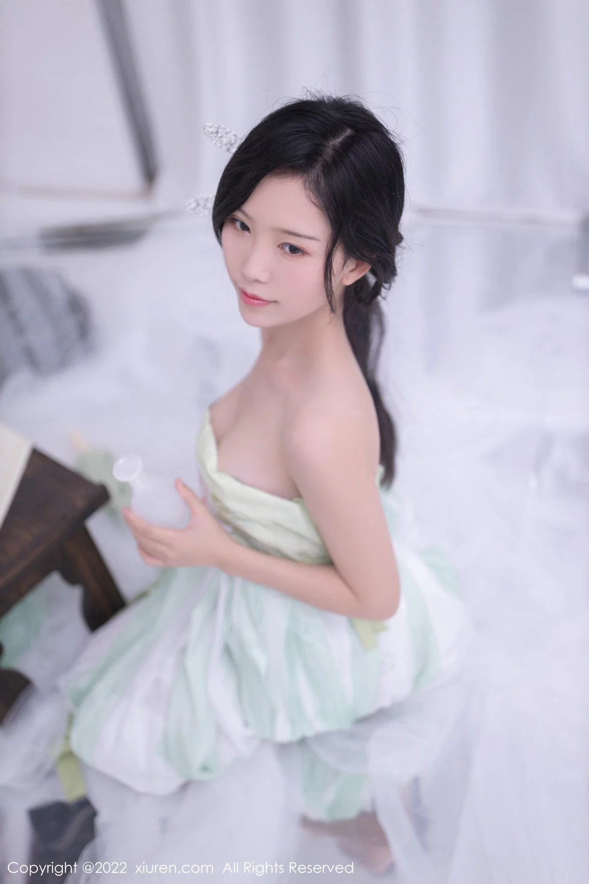 [[XiuRen秀人网]秀人网]No.5345_模特利世私房性感淡绿色轻透古装服饰透视秀火辣身材诱惑写真72P