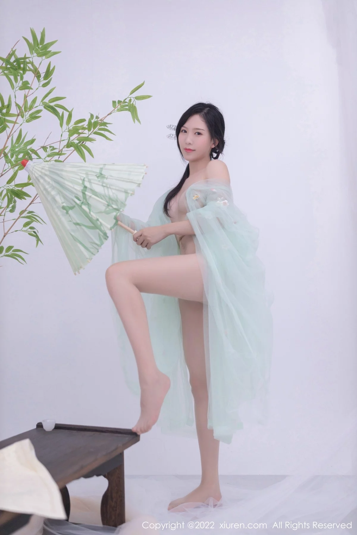 [[XiuRen秀人网]秀人网]No.5345_模特利世私房性感淡绿色轻透古装服饰透视秀火辣身材诱惑写真72P