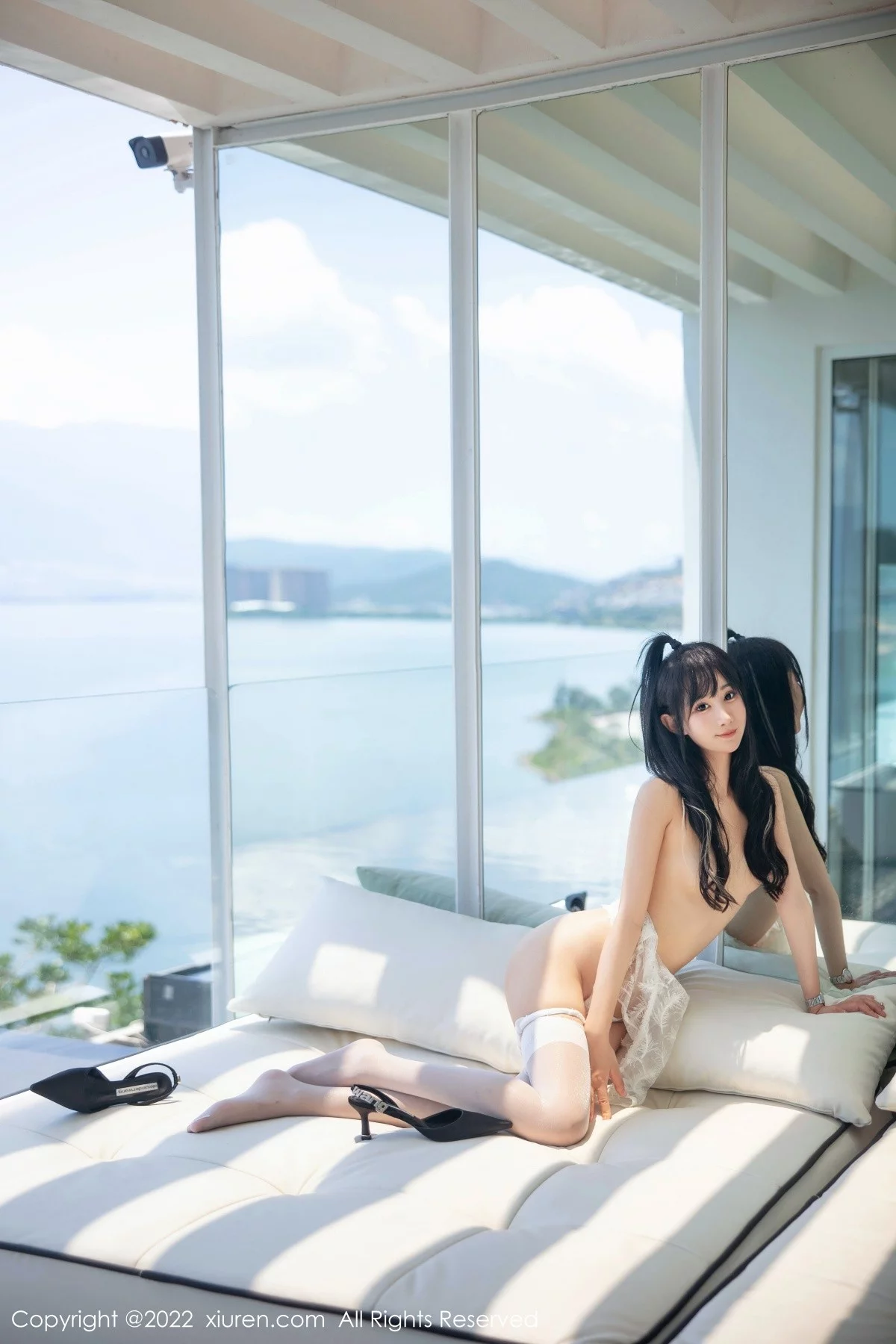 [[XiuRen秀人网]秀人网]No.5344_女神小果冻儿大理旅拍白色轻透服饰配白丝吊袜完美诱惑写真104P