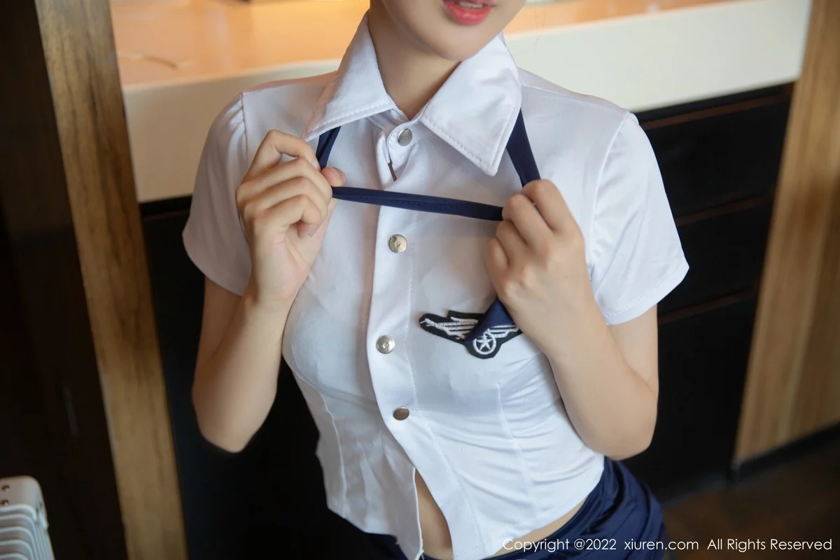 [[XiuRen秀人网]秀人网]No.5343_模特江真真半脱空姐制服露黑色蕾丝内衣开档黑丝迷人诱惑写真80P