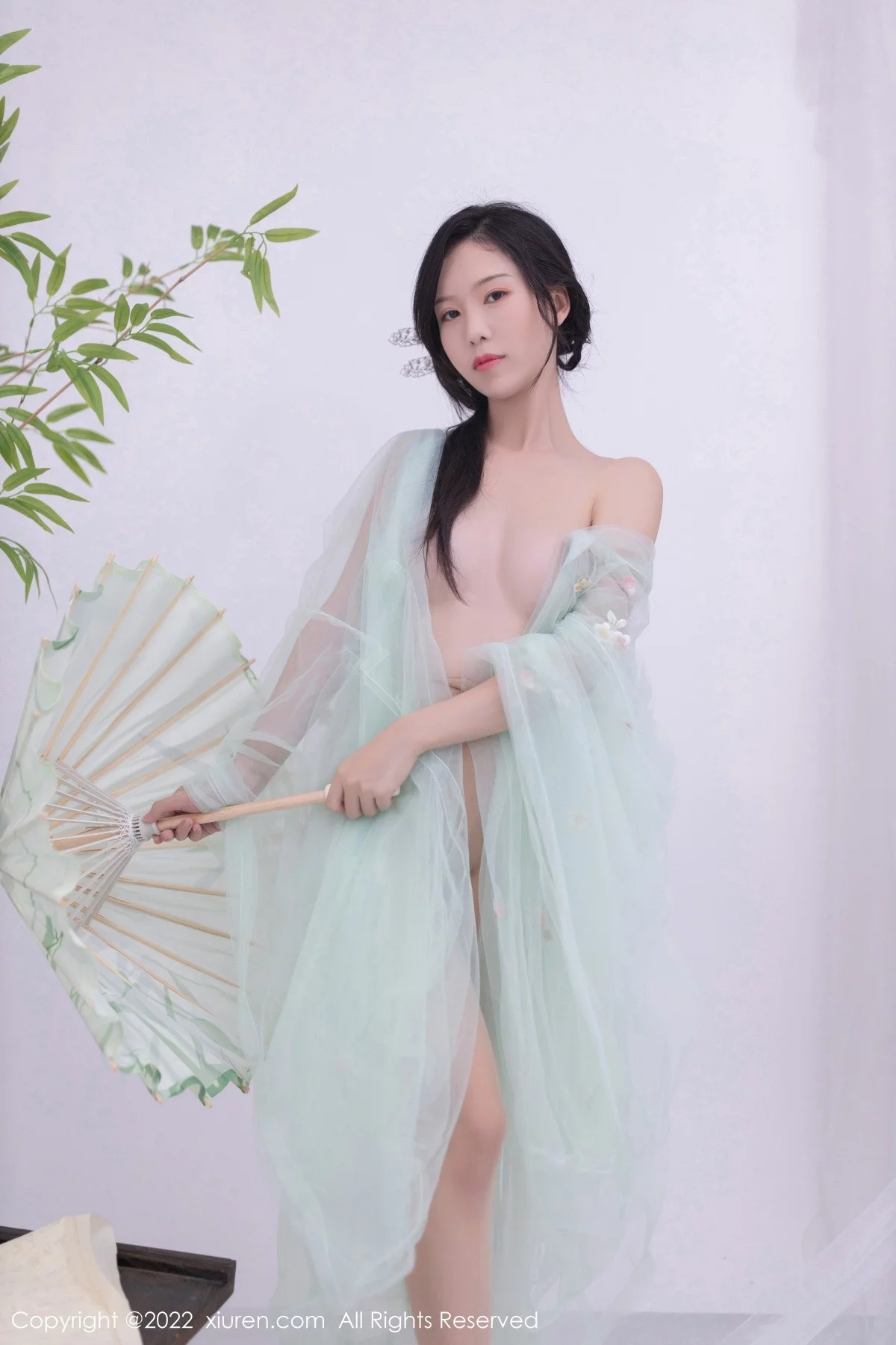 [[XiuRen秀人网]秀人网]No.5345_模特利世私房性感淡绿色轻透古装服饰透视秀火辣身材诱惑写真72P