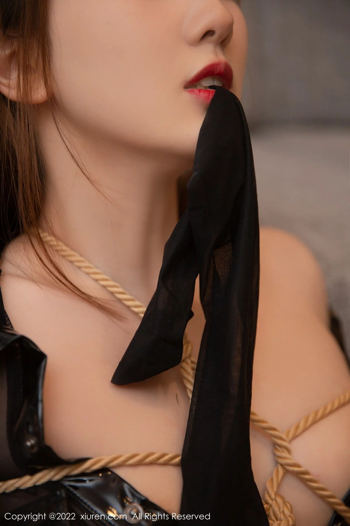 [[XiuRen秀人网]秀人网]No.5456_模特江真真私房捆绑主题性感黑色轻透衣配黑丝袜撩人诱惑写真75P