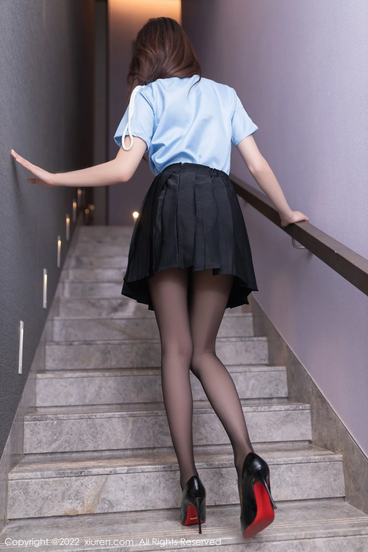 [[XiuRen秀人网]秀人网]No.5461_模特陆萱萱性感女警官制服半脱露深蓝色蕾丝内衣完美诱惑写真84P