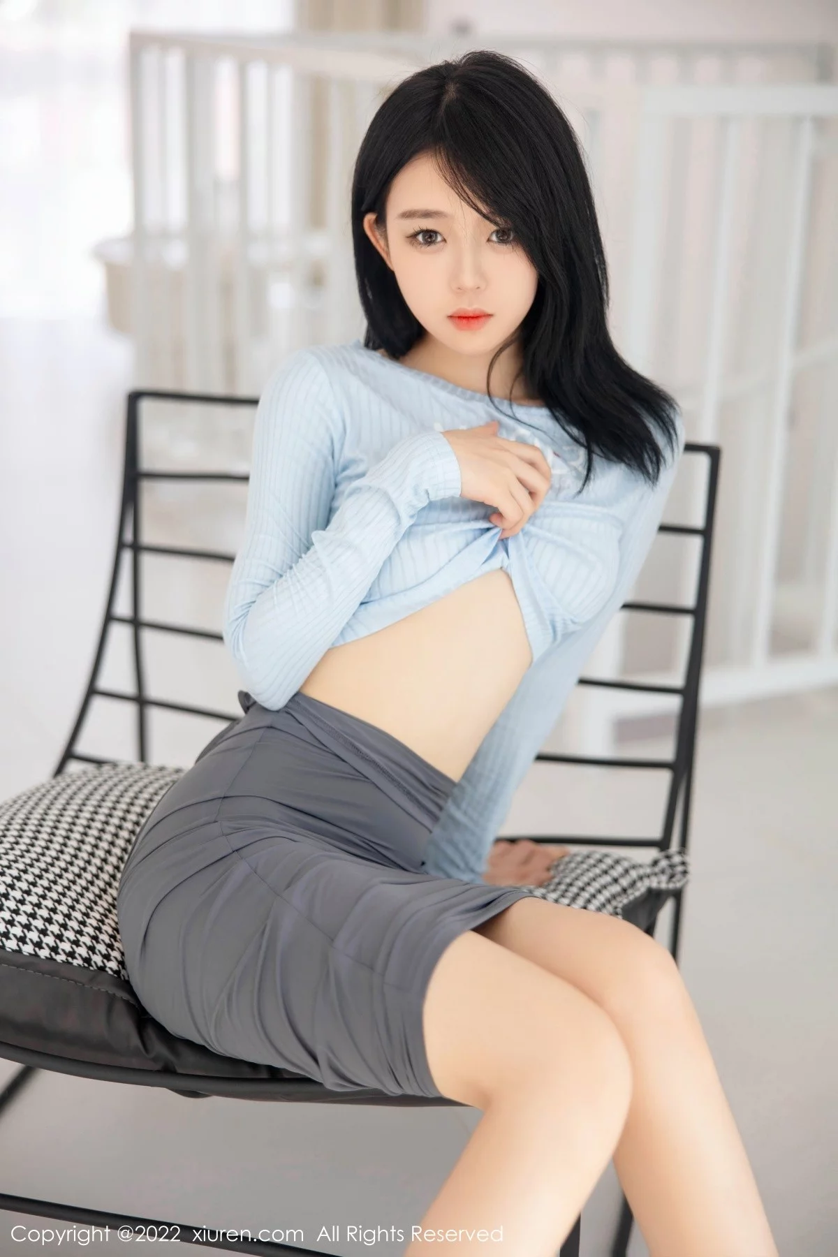 [[XiuRen秀人网]秀人网]No.5453_模特小麦是只喵大理旅拍私房性感灰色短裙露浑圆翘臀诱惑写真96P