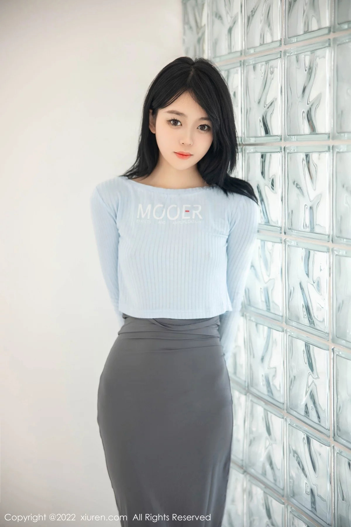 [[XiuRen秀人网]秀人网]No.5453_模特小麦是只喵大理旅拍私房性感灰色短裙露浑圆翘臀诱惑写真96P