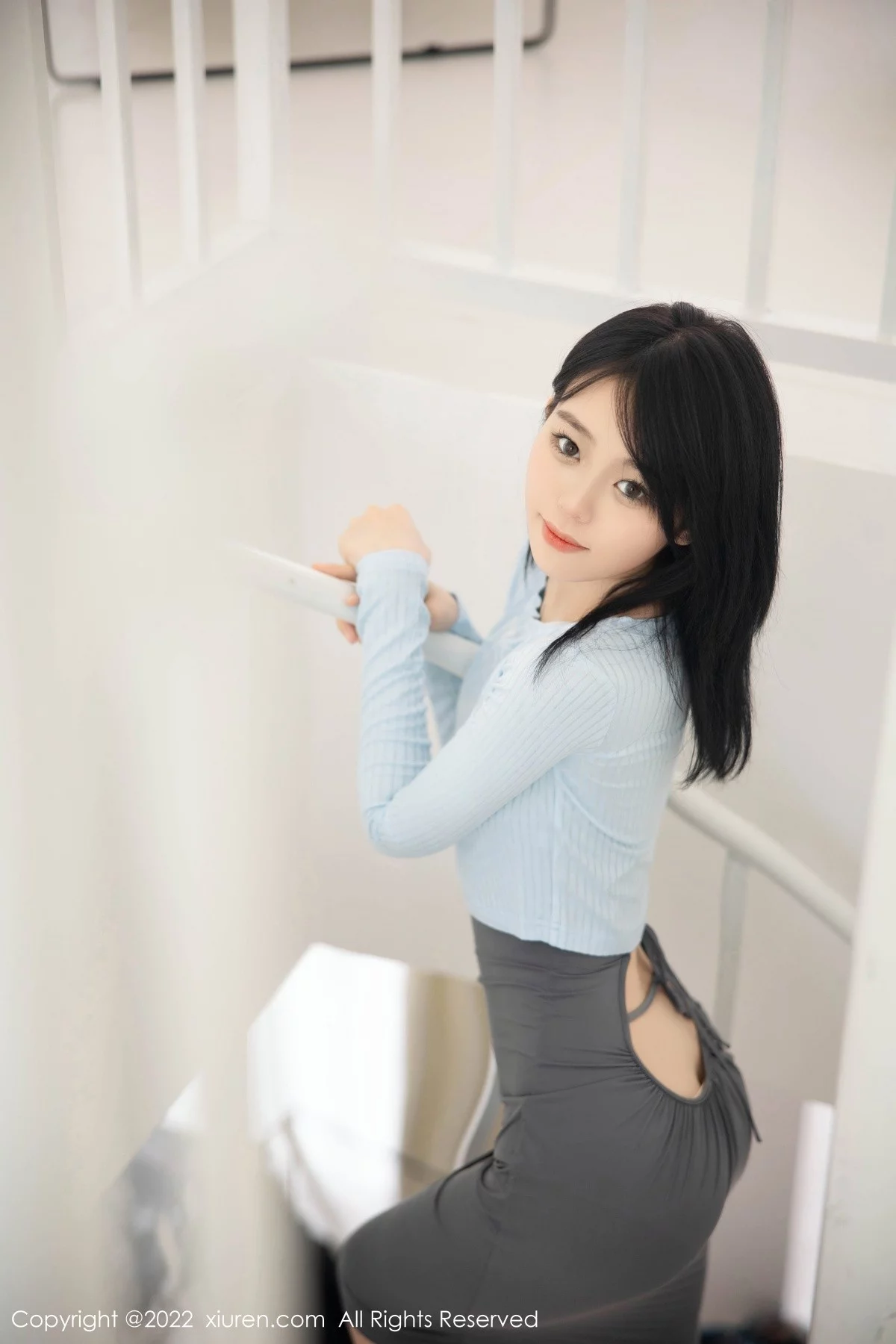 [[XiuRen秀人网]秀人网]No.5453_模特小麦是只喵大理旅拍私房性感灰色短裙露浑圆翘臀诱惑写真96P