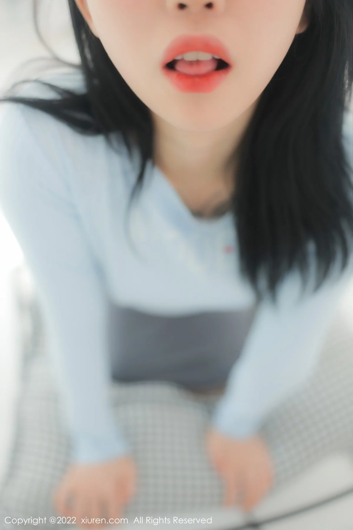 [[XiuRen秀人网]秀人网]No.5453_模特小麦是只喵大理旅拍私房性感灰色短裙露浑圆翘臀诱惑写真96P