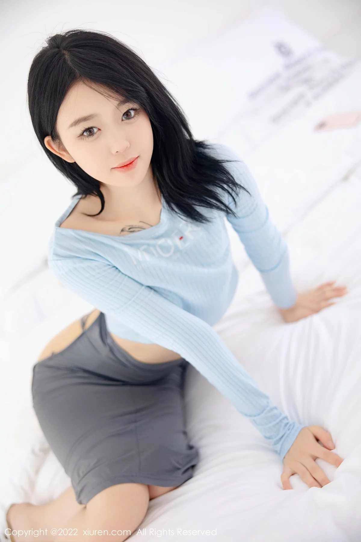 [[XiuRen秀人网]秀人网]No.5453_模特小麦是只喵大理旅拍私房性感灰色短裙露浑圆翘臀诱惑写真96P